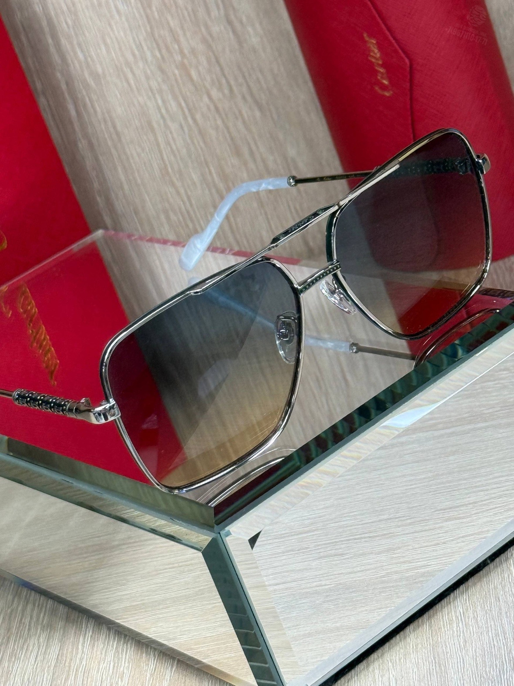 Солнцезащитные очки Cartier