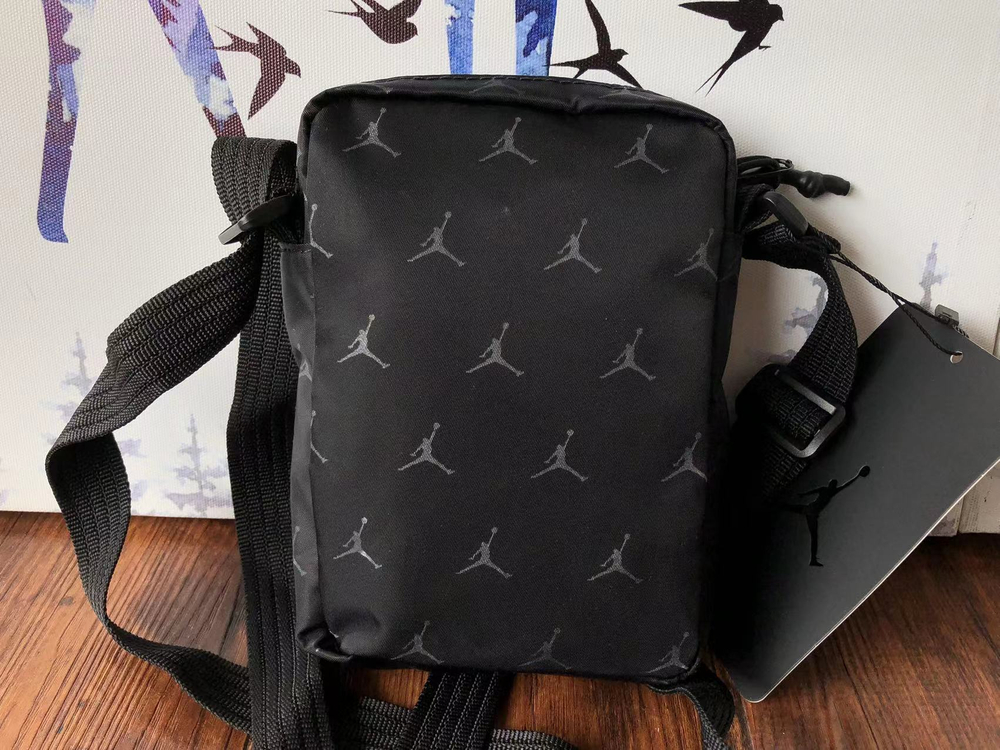 Черная сумка Air Jordan