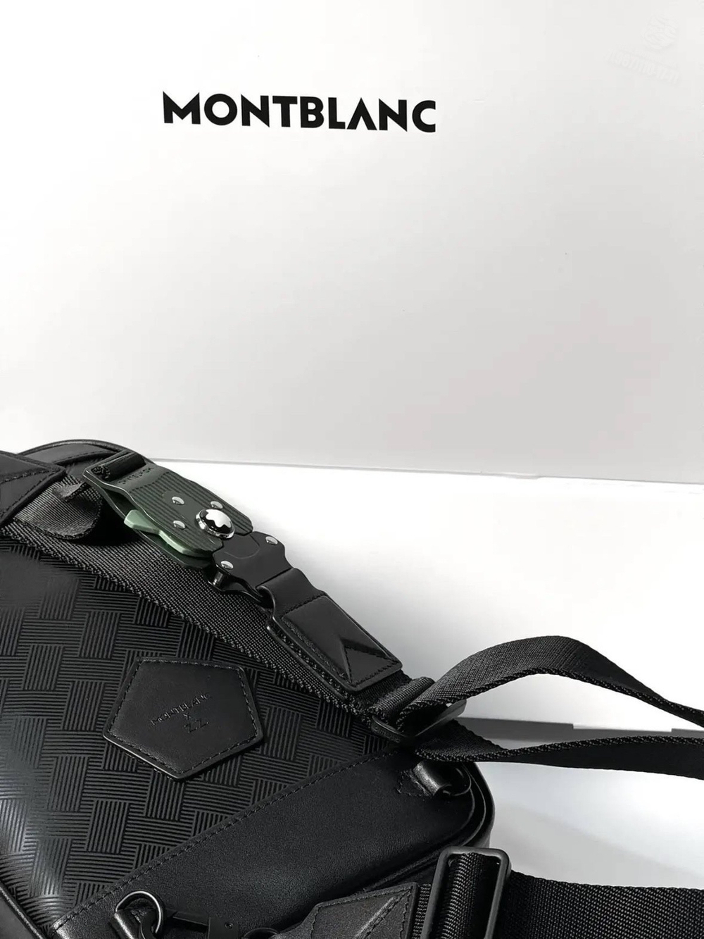 Нагрудная сумка-слинг Montblanc Extreme 3.0