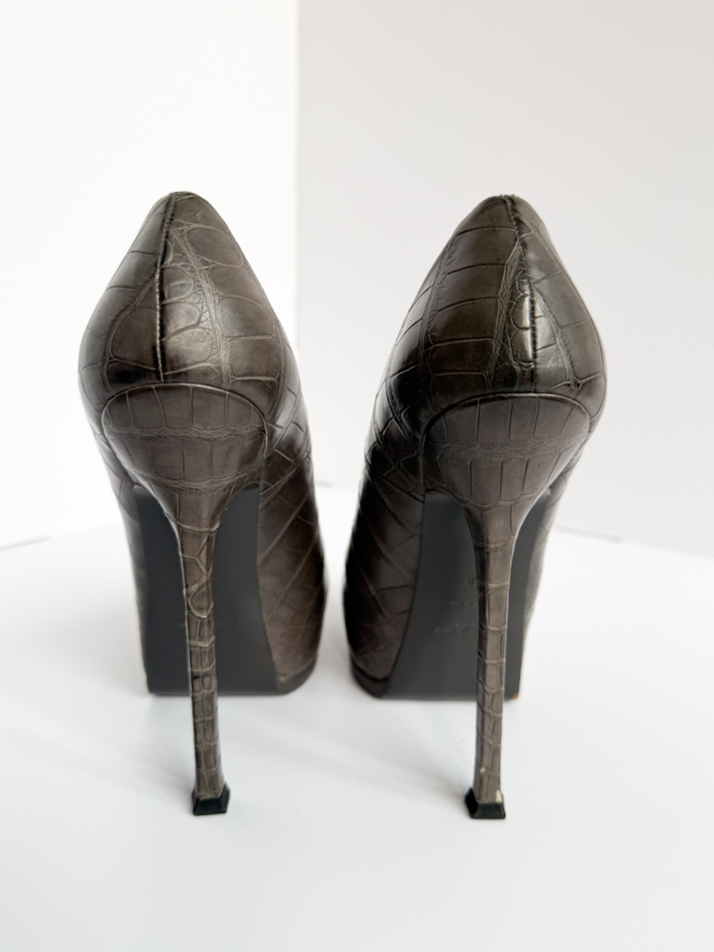 Кожаные туфли Saint Laurent, 38