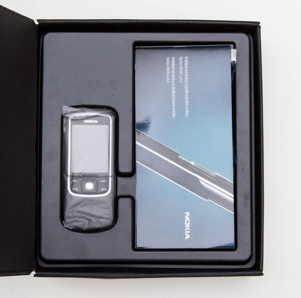 Мобильный телефон Nokia 8600 Luna