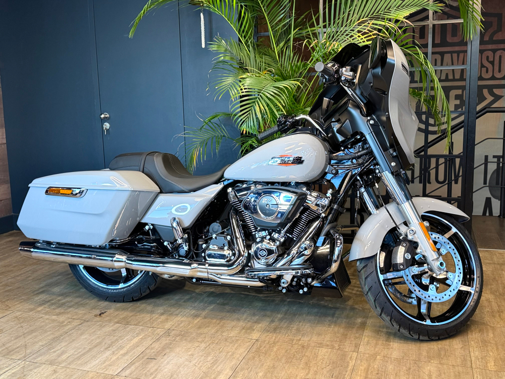 STREET GLIDE SPECIAL, 2024 BILLIARD GRAY/chrome