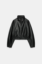 УКОРОЧЕННАЯ КУРТКА ИЗ ИСКУССТВЕННОЙ КОЖИ — ZARA