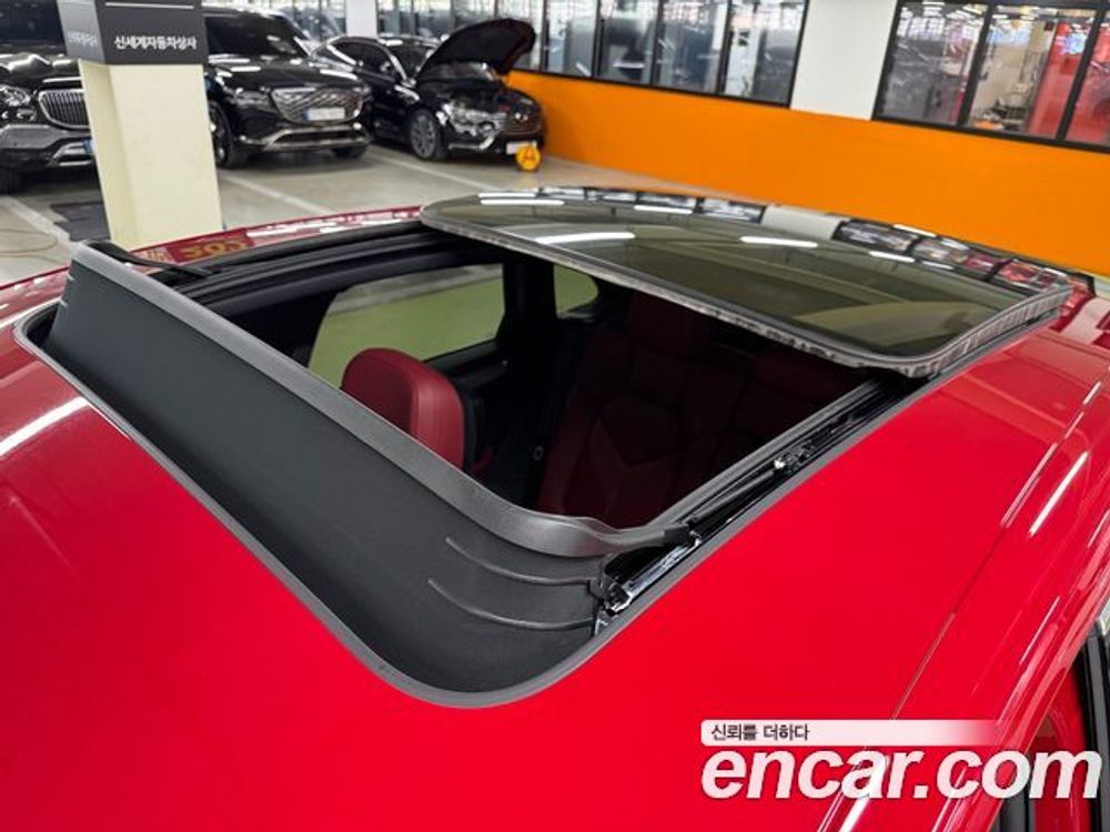 Porsche Macan 2.9 S — 2023