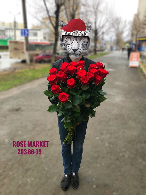Букет из 19 эквадорских роз 100 см #1842 Букет из 19 эквадорских роз 100 см #1842