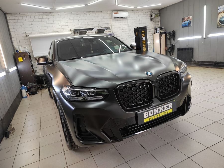 BMW X8 в пленке матовый металлик графит Carbins C3 G61-01M