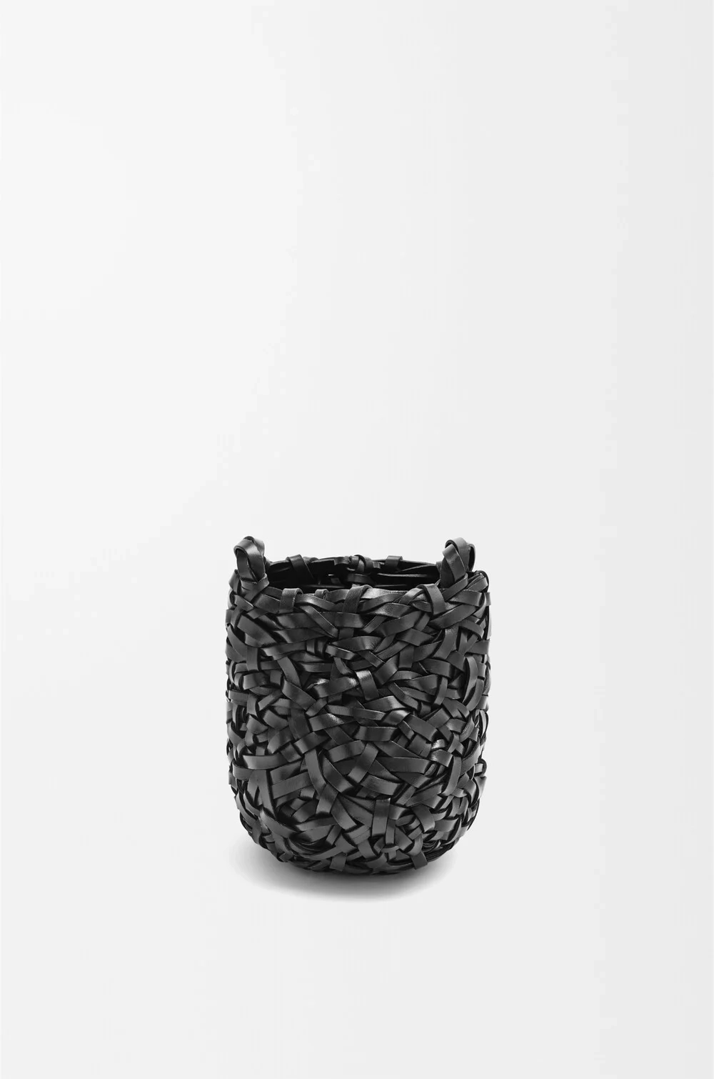 Loewe Маленькая сумка Nest Basket из телячьей кожи, черный