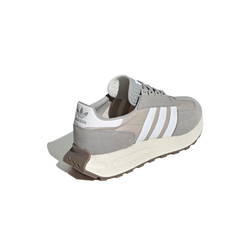 alt="Кроссовки adidas Retropy E5 арт. Q47101 с сетчатым верхом и замшевыми накладками вид спереди"