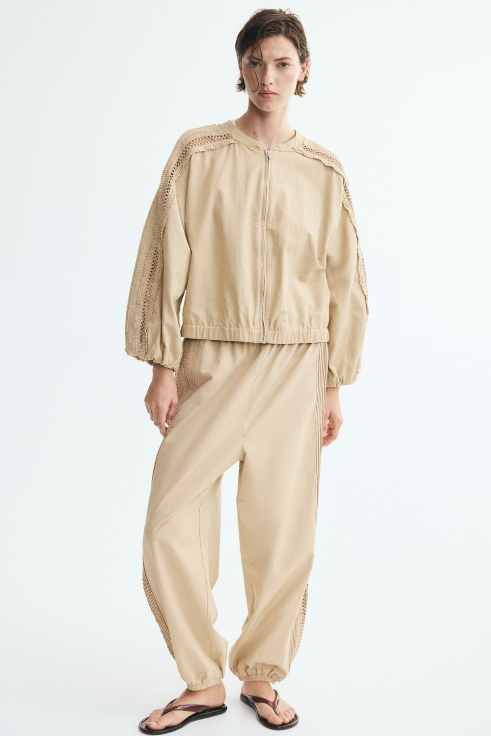 Куртка из смеси льна с кружевной лентой - H&M