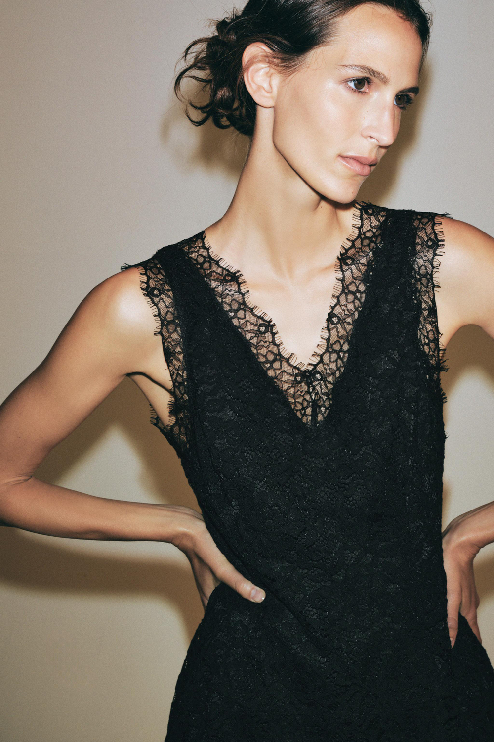 ZARA ПЛАТЬЕ С КРУЖЕВОМ — ZW COLLECTION, ЧЕРНЫЙ