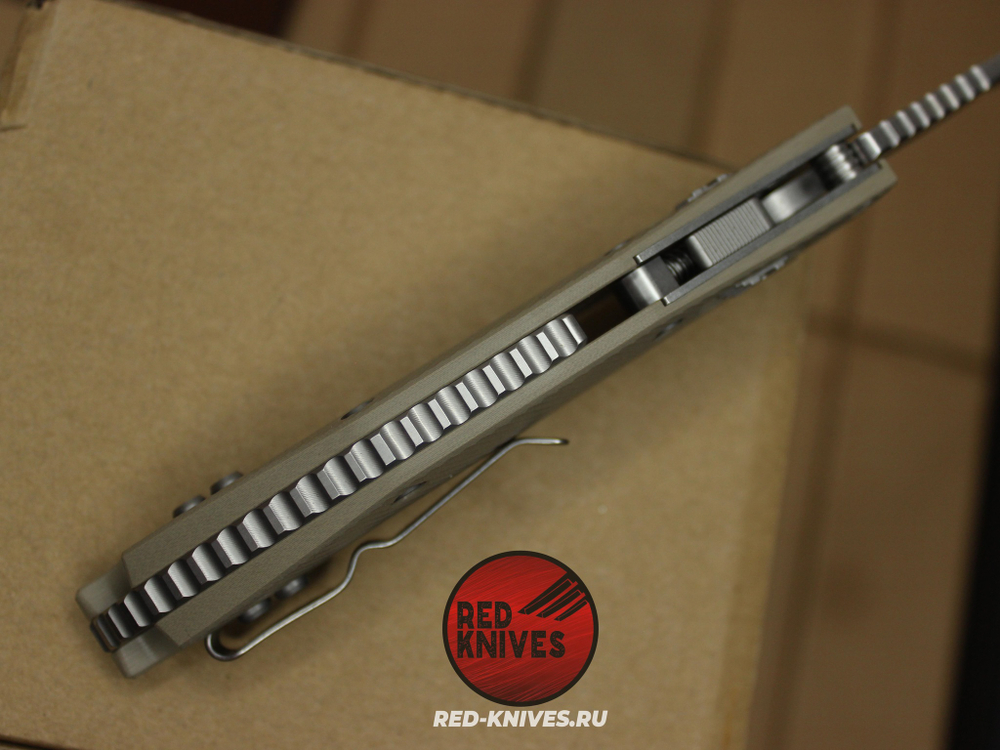 Нож Microtech Stitch Ram-Lok PS V.2025 - рукоять светлый G10, клинок серый, PS заточка