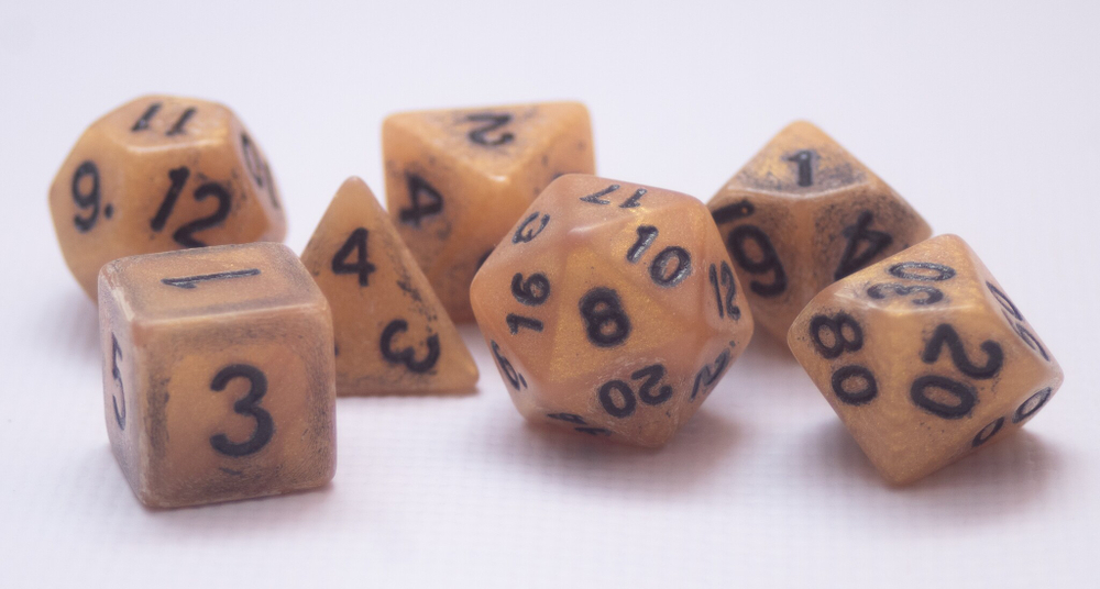Одноцветный набор кубиков для D&D состаренный золотой
