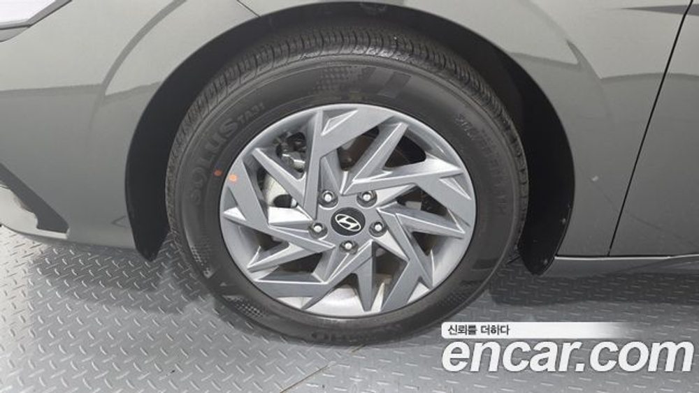 Hyundai AVANTE 1.6 — 2024