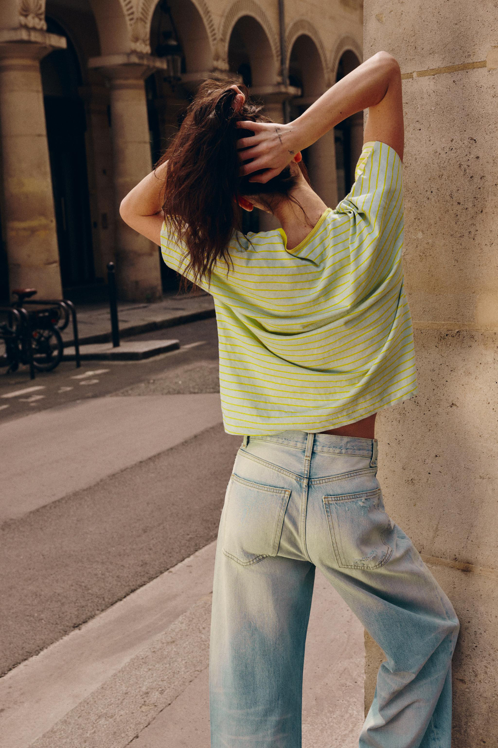 ХЛОПКОВАЯ ФУТБОЛКА В ПОЛОСКУ С ЛЬНОМ — ZARA