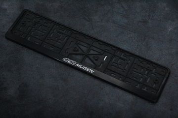 Пластиковая рамка номера с защелкой "Mugen" (Черная)