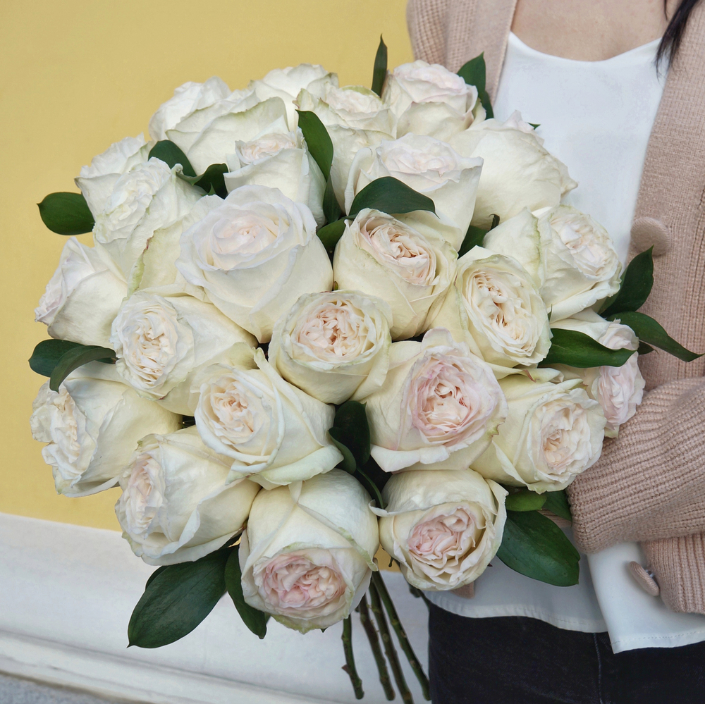36. Ароматный букет роз White O’Hara