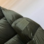 Пуховик Burberry болотного цвета