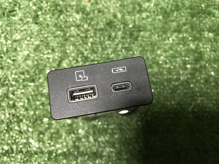 Модуль USB Omoda C5 (2022-н.в.)