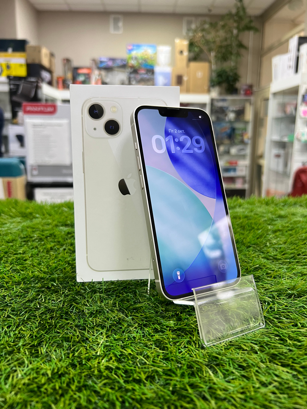 Б/У iPhone 13 128Gb Starlight