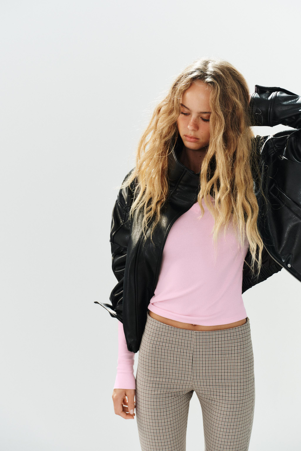 БРЮКИ КАПРИ В КЛЕТКУ — ZARA