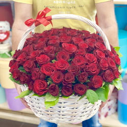 Корзина из 101 красной розы