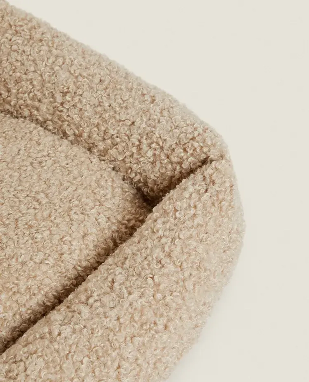 ZARA HOME ЛЕЖАНКА ДЛЯ ДОМАШНИХ ЖИВОТНЫХ ИЗ ИСКУССТВЕННОЙ ШЕРСТИ