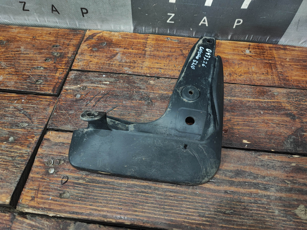 Брызговик передний правый Toyota Corolla (E210) 18-нв Б/У Оригинал 7662102230