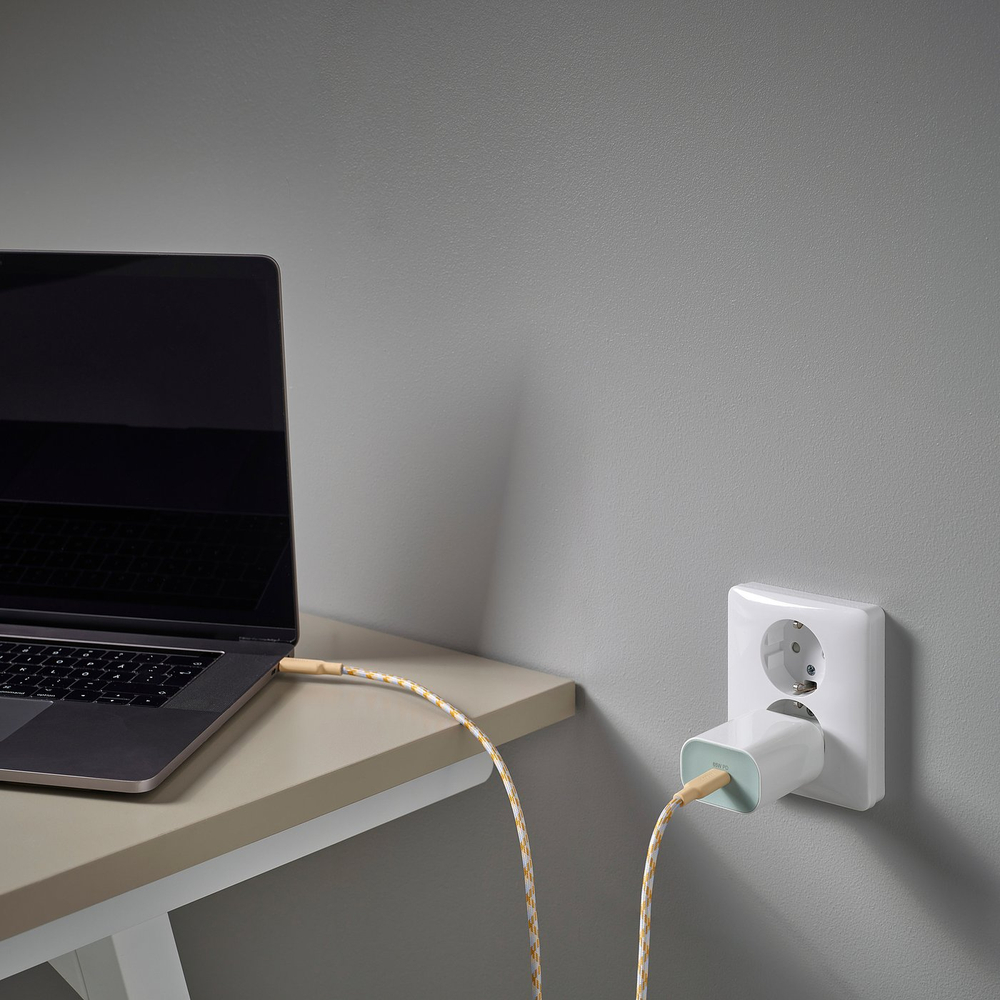 IKEA SJÖSS  (ИКЕА ШЁСС)  -  Зарядное устройство USB 65 Вт с 1 портом