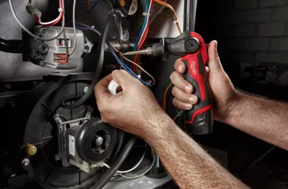 Аккумуляторный паяльник Milwaukee M12 SI-201C Li-Ion 2Ач 4933459761
