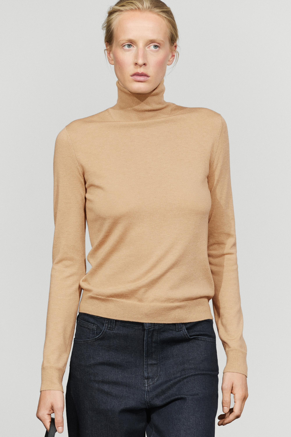 Massimo Dutti Свитер из смесовой шерсти с высоким воротником, цвет верблюжьей шерсти
