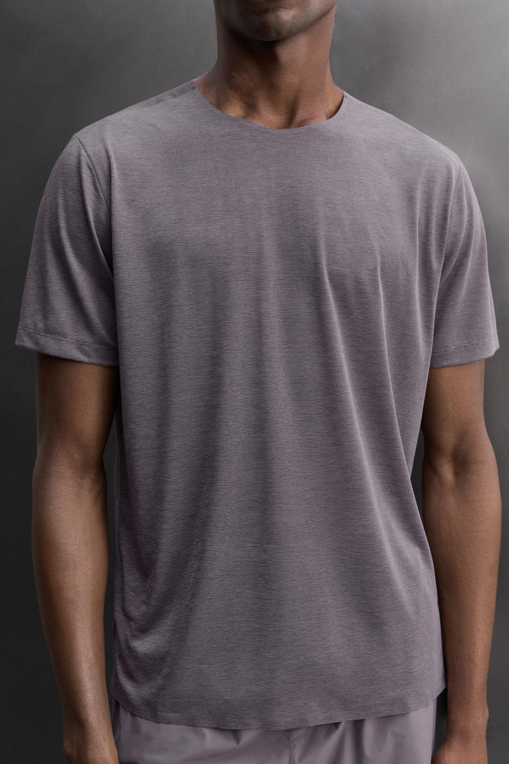 ЛЕГКАЯ ФУТБОЛКА ДЛЯ БЕГА ИЗ РЕЛЬЕФНОЙ ТКАНИ — ZARA · 4387/302