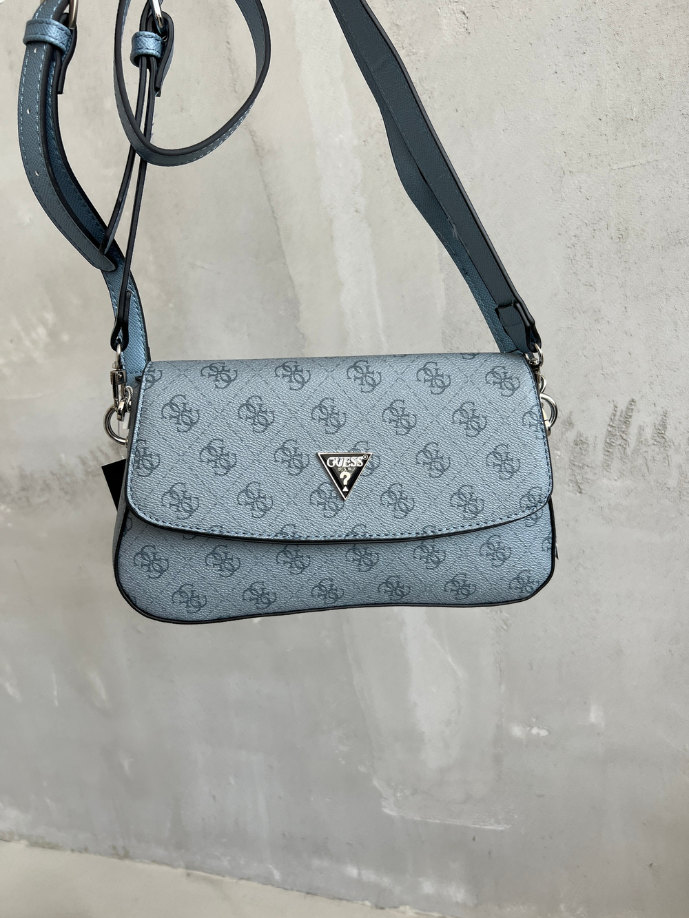 Сумка GUESS