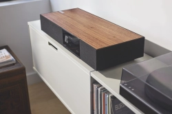 Cambridge Audio Evo One Black Walnut — универсальная стриминговая акустическая система «всё в одном»