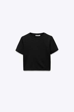 ZARA УКОРОЧЕННАЯ ФУТБОЛКА ИЗ ЭЛАСТИЧНОЙ ТКАНИ, ЧЕРНЫЙ