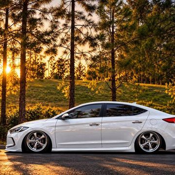 Накладки на пороги Hyundai Elantra 2016-2020