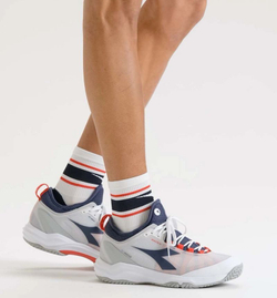Мужские теннисные кроссовки Diadora Speed Blushield Fly 4 + AG - white/blue corsair/fiery red