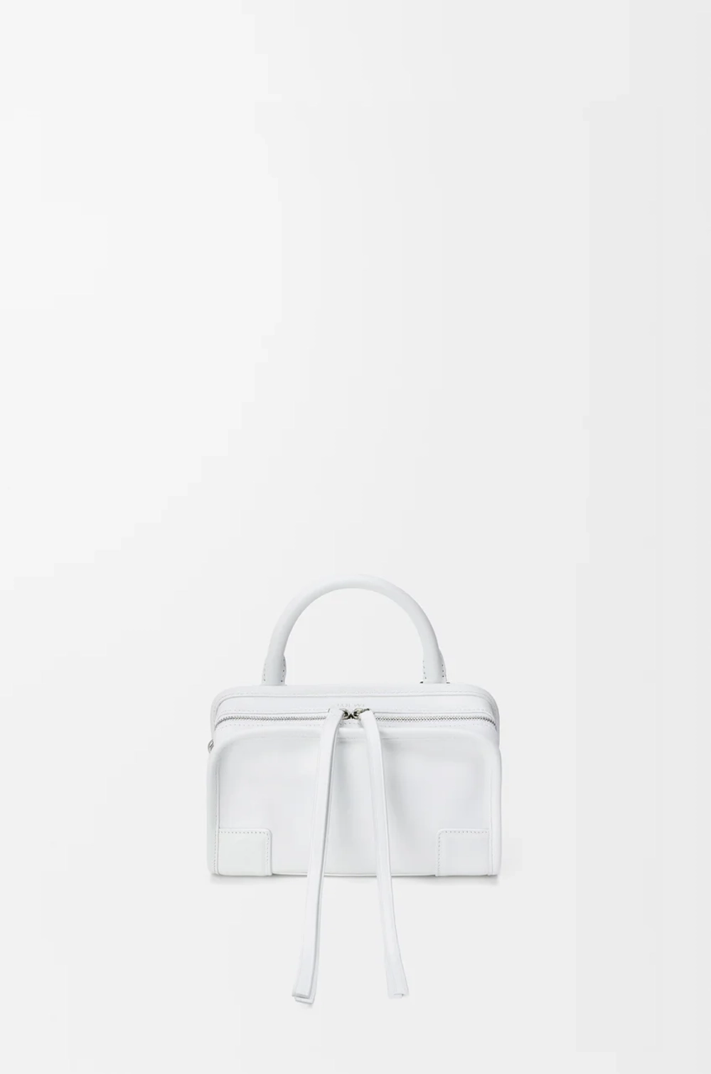 Loewe Мини-сумка Amazona 180 из мягкой телячьей кожи, белый
