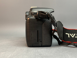 Canon 500D Kit 18-55mm 3.5-5.6 ll 13.272 Кадров