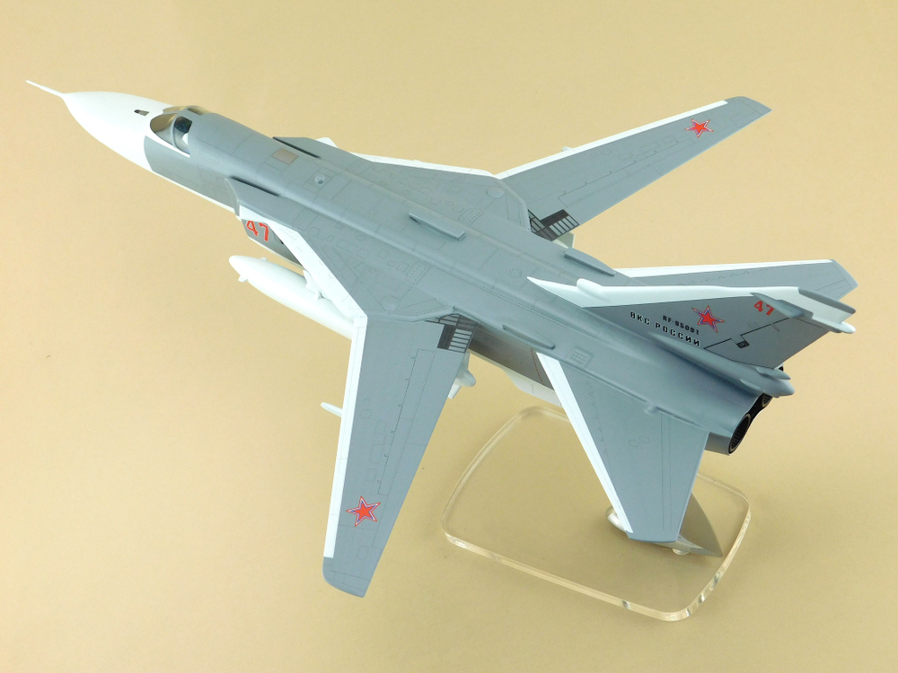 Модель самолета Су-24М (М1:48 ВКС России, RF-95091, 47)
