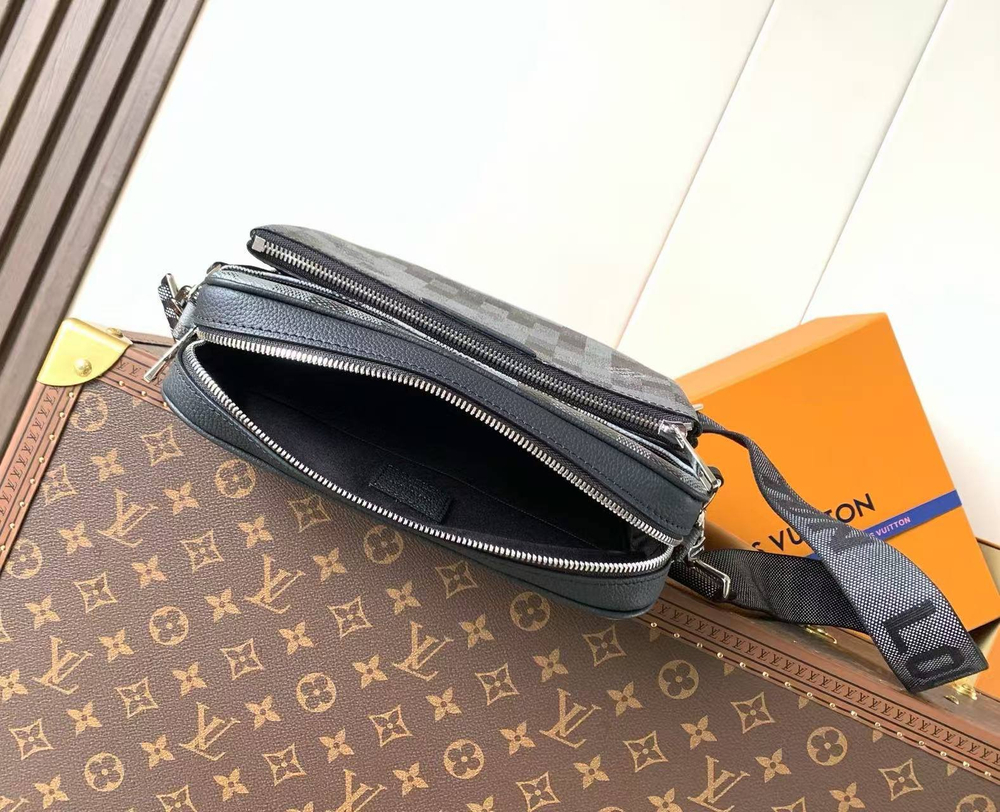 Мессенджер-Сумка через плечо Louis Vuitton