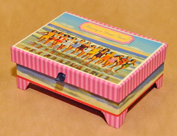 Часы настольные Timeworks Beach Girls BCAB2S США