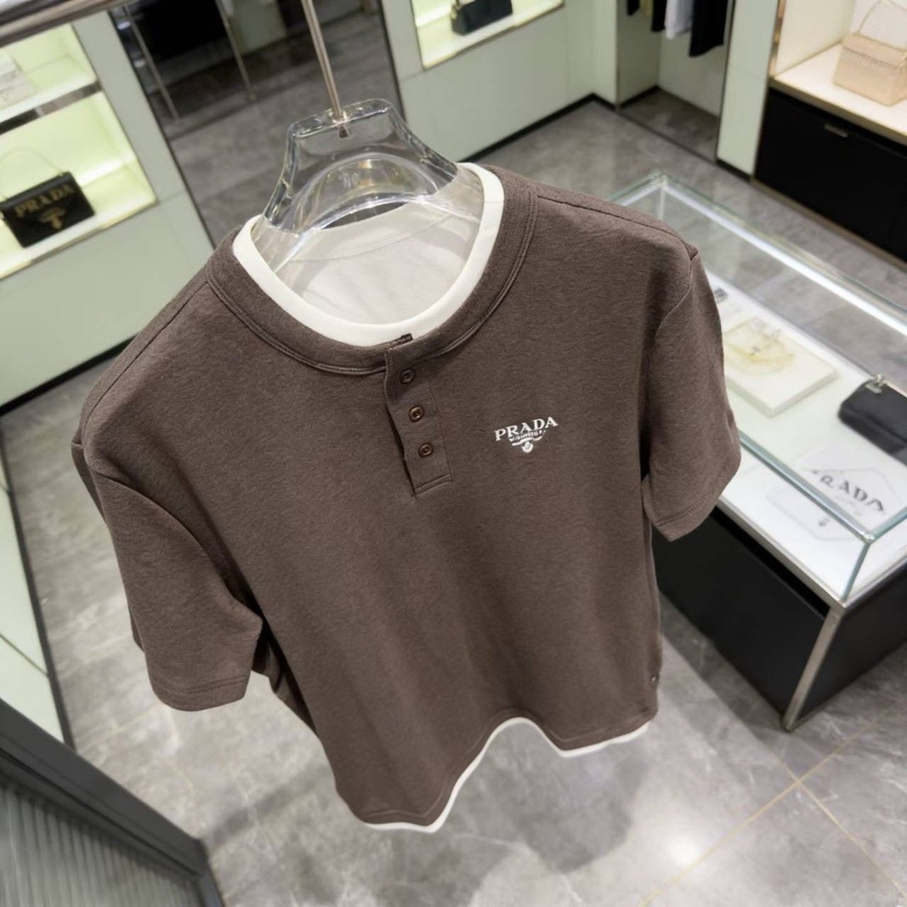 Футболка Prada