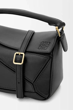 Loewe Сумка-мини Puzzle Featherlight из овечьей кожи наппа, черный