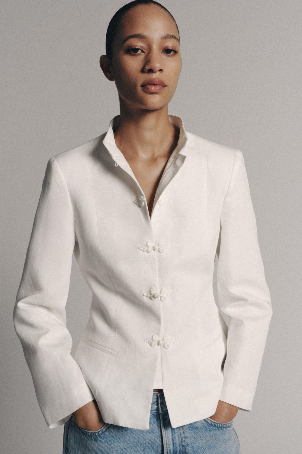 БЛЕЙЗЕР С БАСКОЙ И ЗАСТЕЖКОЙ-АЛМАР — ZW COLLECTION — ZARA