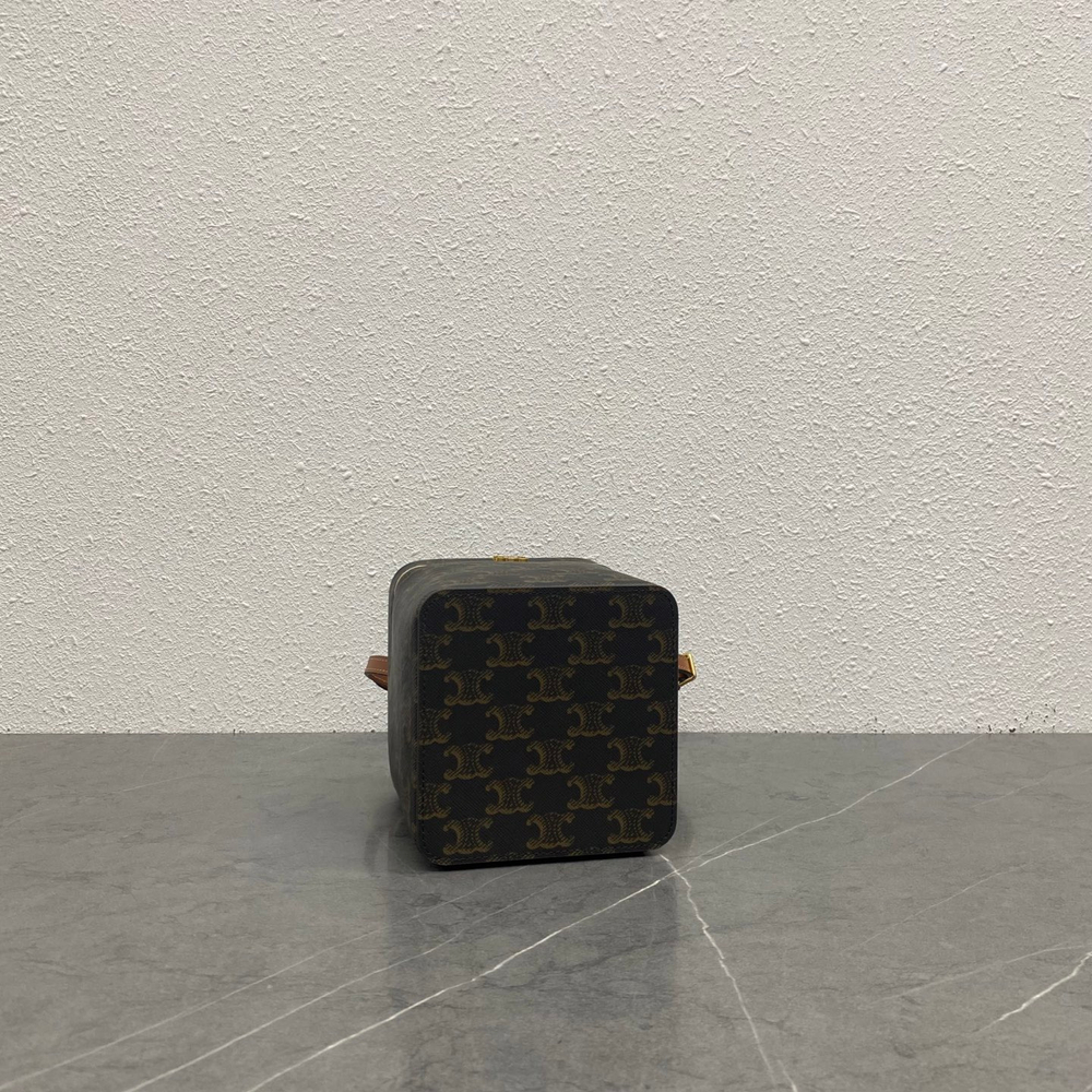 Cube in Supple