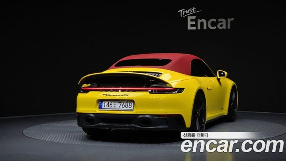 Porsche 911 Carrera 4 GTS Cabriolet — 2023