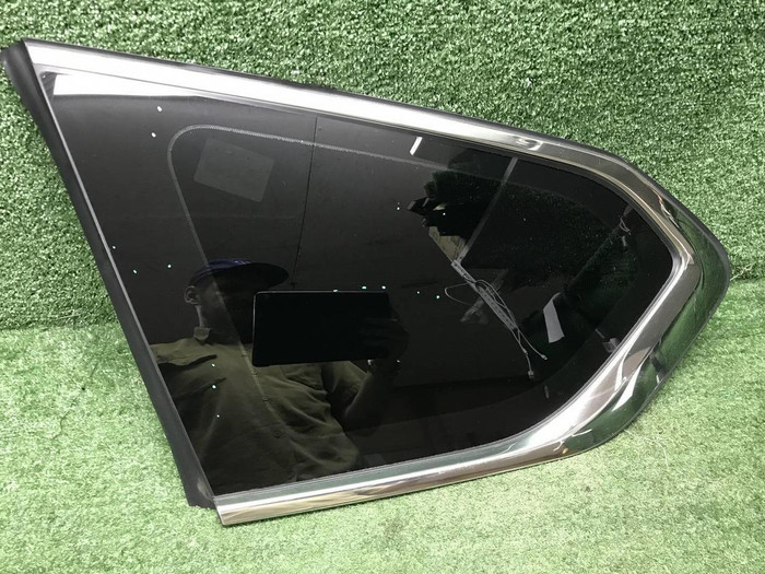 Форточка задняя левая Hyundai Santa Fe 4 TM 18-24