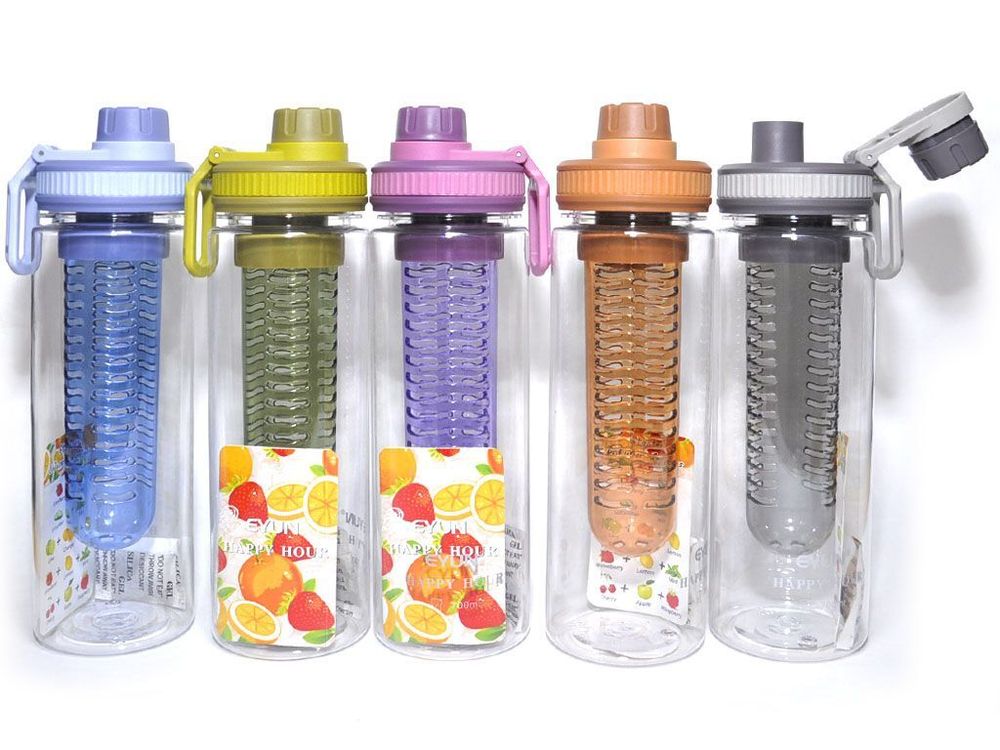 Бутылка для воды. Материал: пластик, силикон. Объём 700ML. YY-113