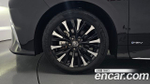 Toyota Alphard 2.5 HEV Executive AWD — 2024
