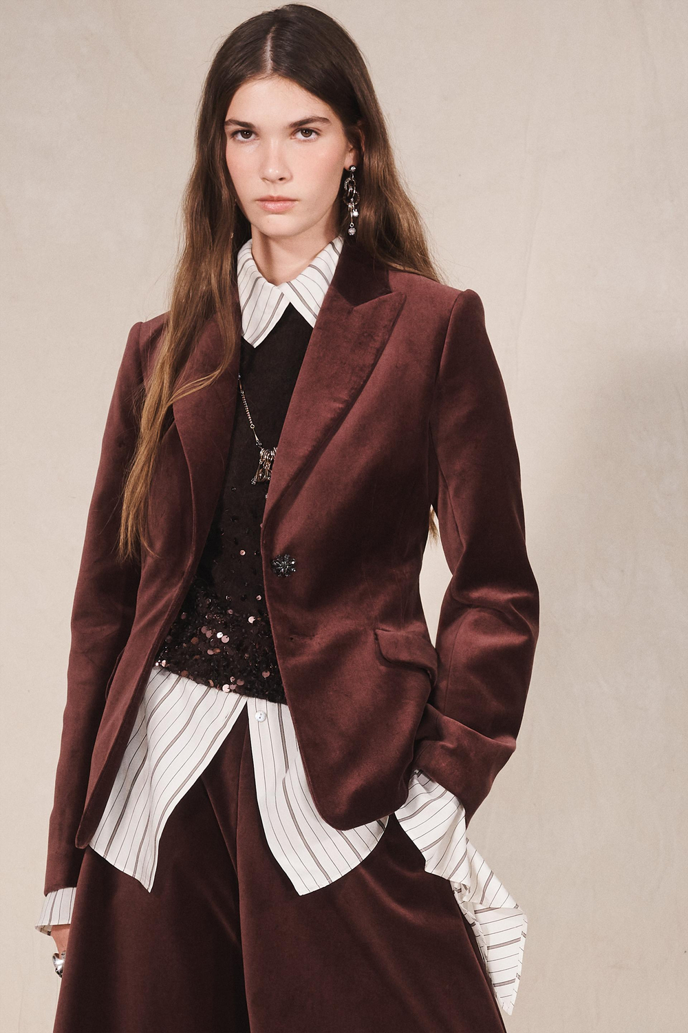 ZARA ПРИТАЛЕННЫЙ БАРХАТНЫЙ БЛЕЙЗЕР - LIMITED EDITION, ВИННЫЙ